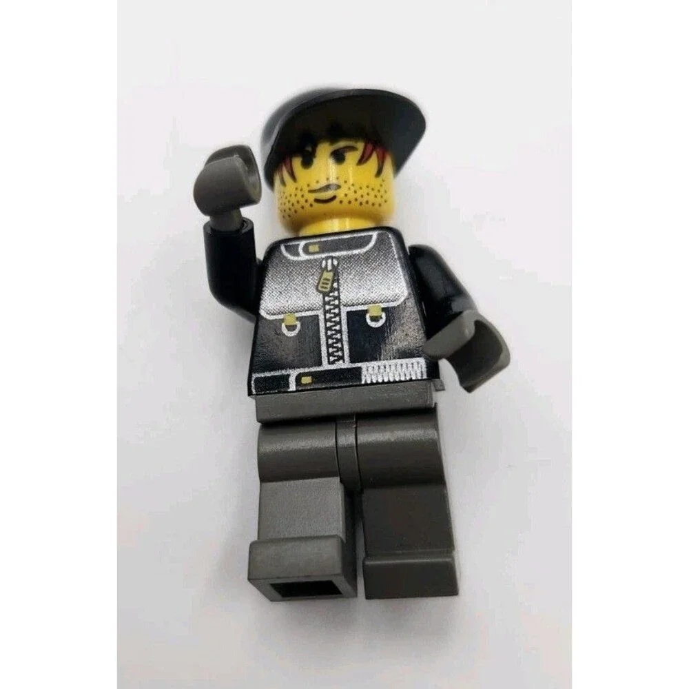 Lot 10 RANDOM Lego City Minifigures People Men Town Police Women Minifigs